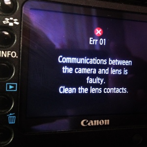 Err 01 Communications between the camera and lens is faulty